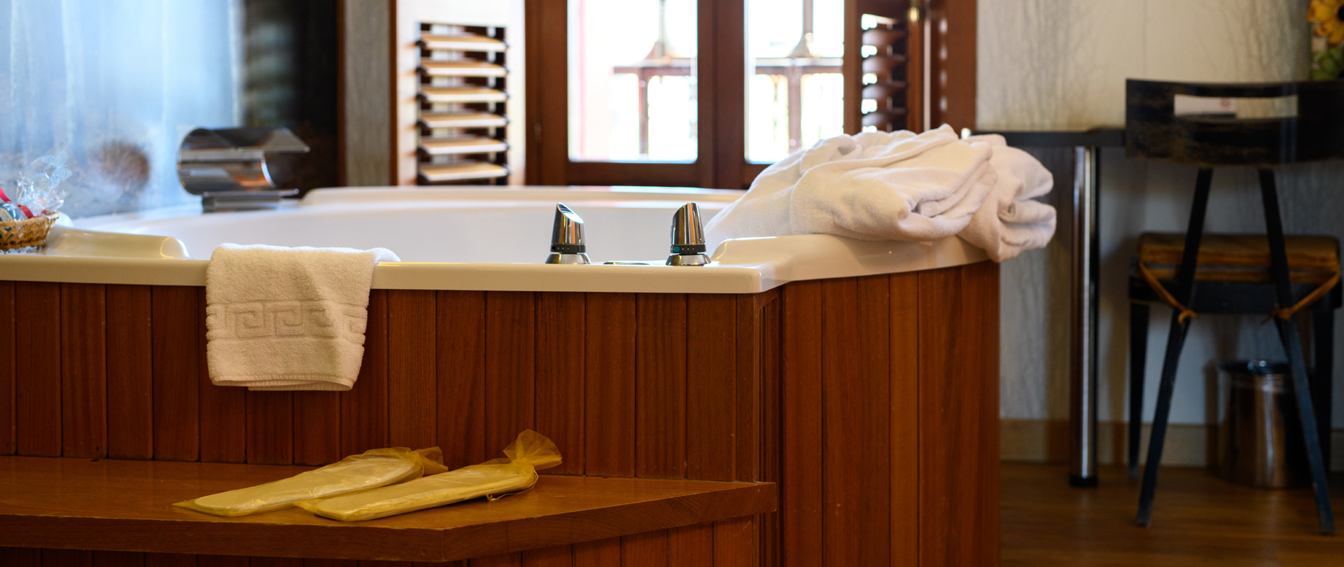 hotel san lorenzo del escorial con encanto boutique centro habitaciones superiores con jacuzzi gurriata cab 1